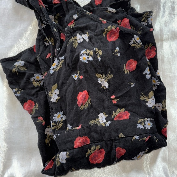 American Eagle Outfitters - Black Floral Romper - Open Back - Picture 3 of 6